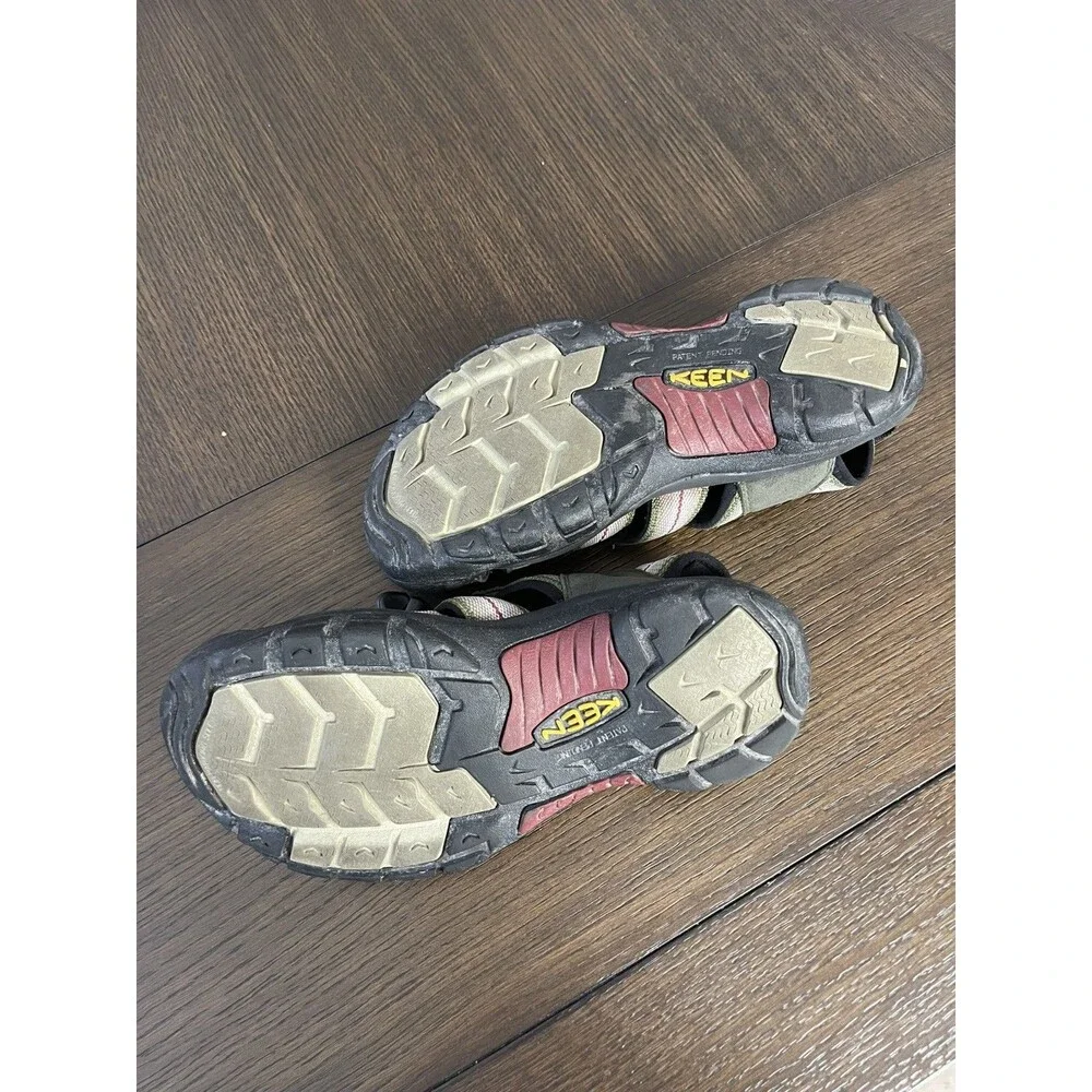 KEEN Newport H2 Men’s Black Gray Waterproof Sport Sandals Size 9.5 hiking